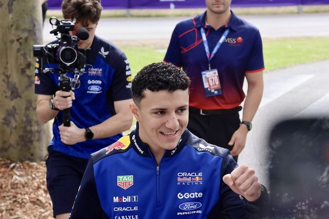 Молодёжь Red Bull: Хаджар застолбил кресло, Лоусон удивляет, Линдблад думает о Supercars