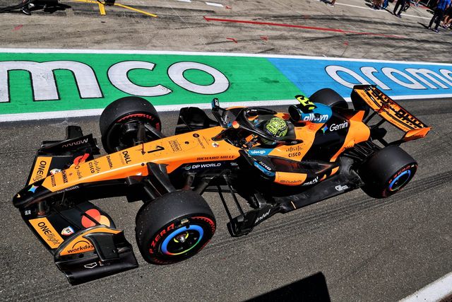 McLaren отстал от Mercedes на три месяца — Пиастри назвал неожиданный фактор