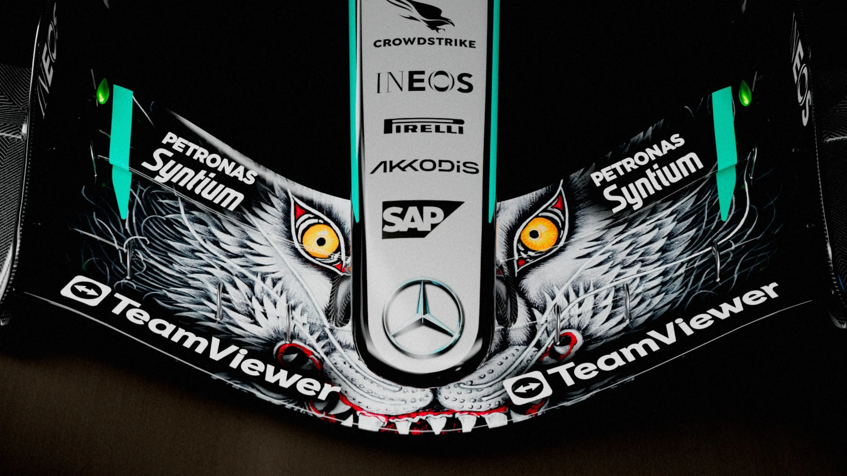 Mercedes «Unleashing the beast» — волк