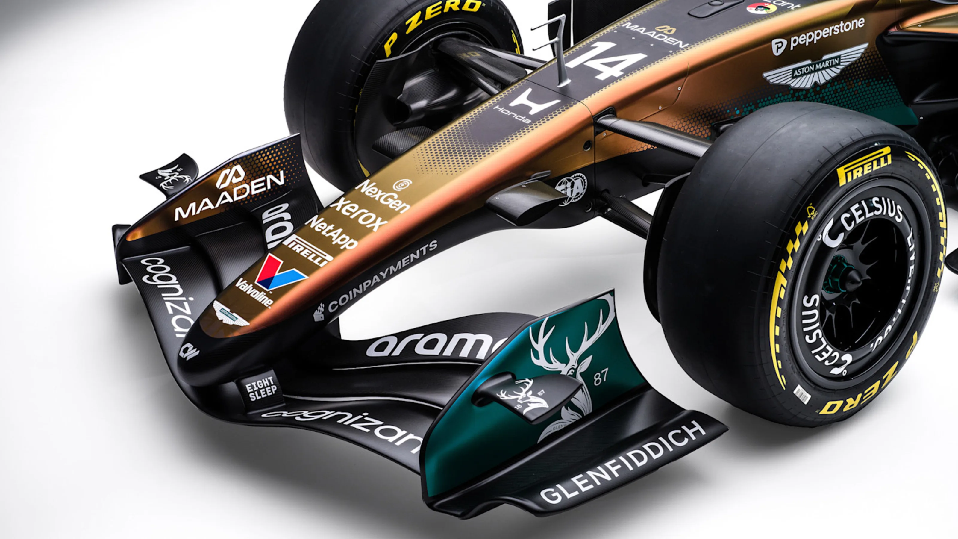 Aston Martin «From Rock to Racetrack» — фото 3