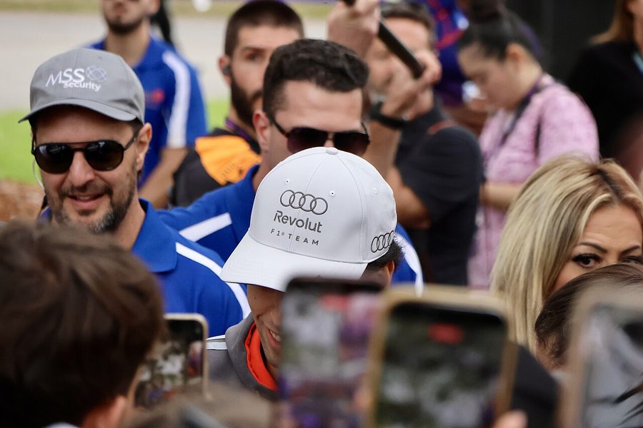 Audi полностью выкупил Sauber