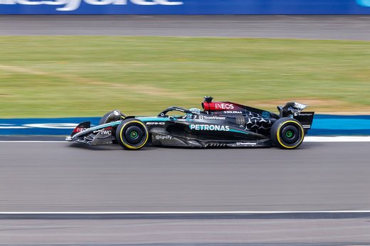 Mercedes отклоняет Ферстаппена: спор о длине контракта, а не о деньгах