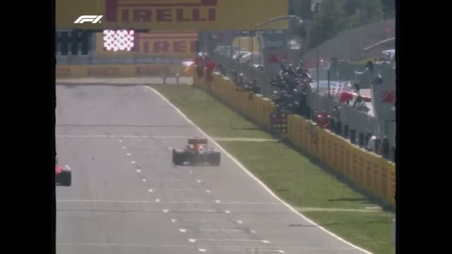 Болид Red Bull на трассе
