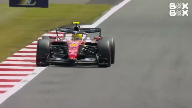 Болид Ferrari на трассе — команда оформит дубль-подиум
