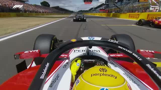 Ferrari в гуще пелотона (вид с болида) по ходу гонки