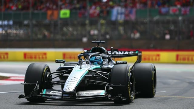 Mercedes на трассе Гран-при Британии