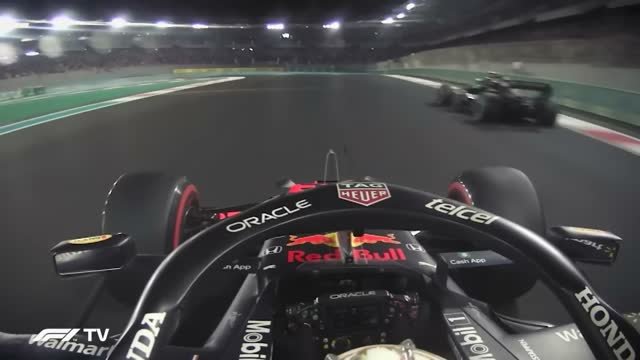 Онбордная камера: вид из кокпита Red Bull на трассе