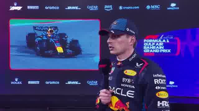 Ферстаппен в паддоке в цветах Red Bull